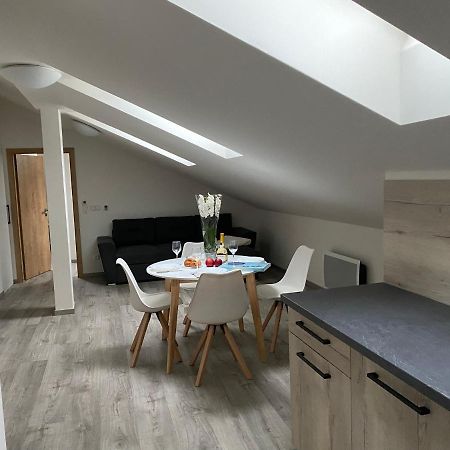 Klicperovo 2Kk Apartment Hradec Kralove Ngoại thất bức ảnh