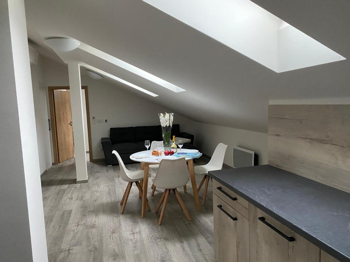 Klicperovo 2Kk Apartment Hradec Kralove Ngoại thất bức ảnh